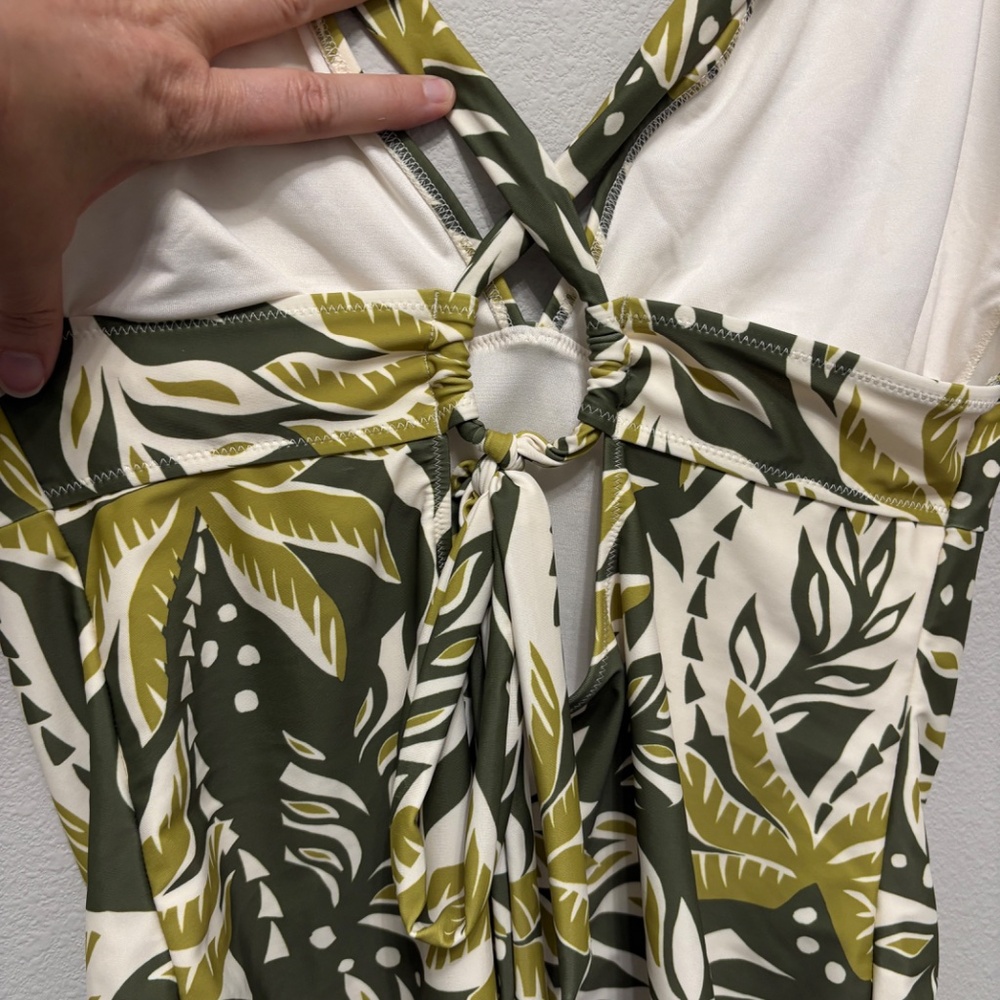 Old Navy Tie-Back One-Piece Swimsuit - Palm Print, XL - Picture 6 of 9